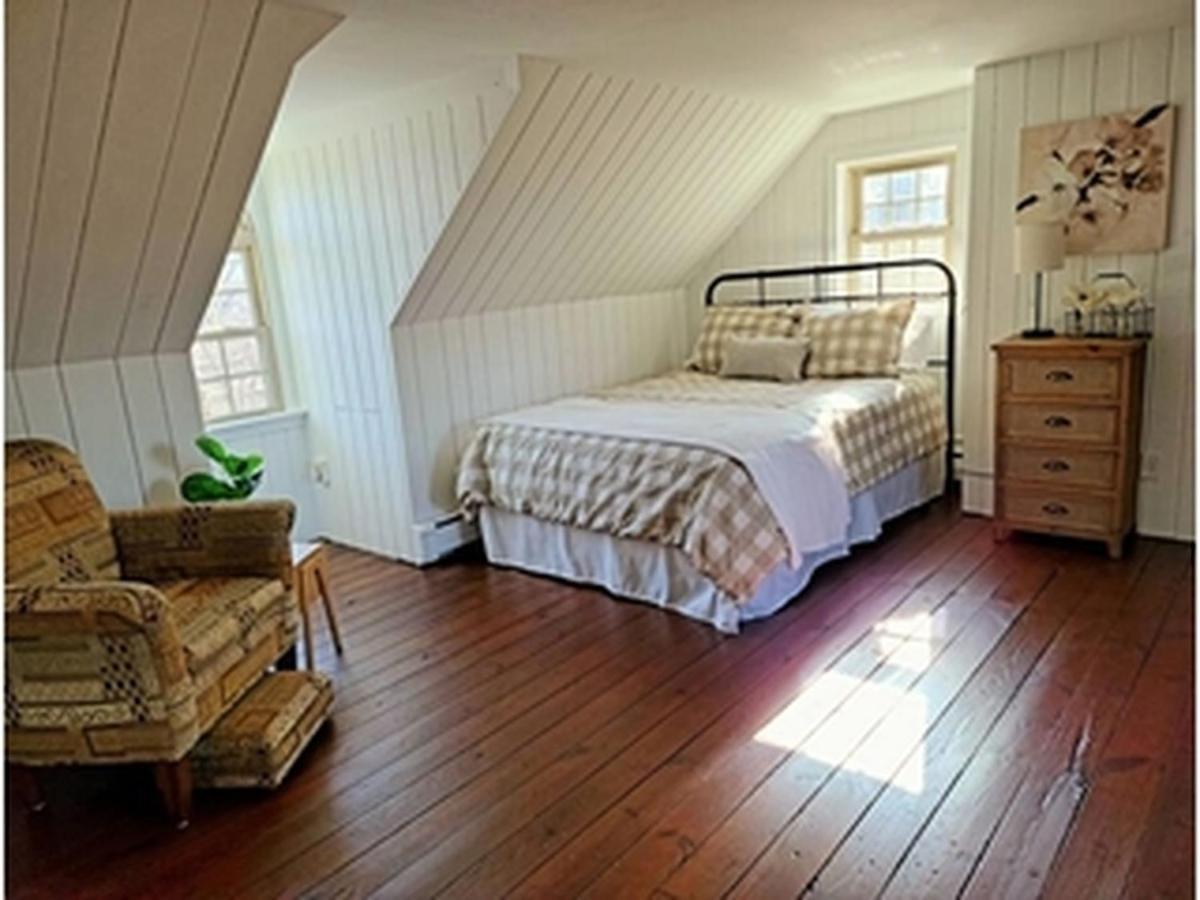 Downingtown Manor - 1900S Farmhouse With Creek Views Esterno foto
