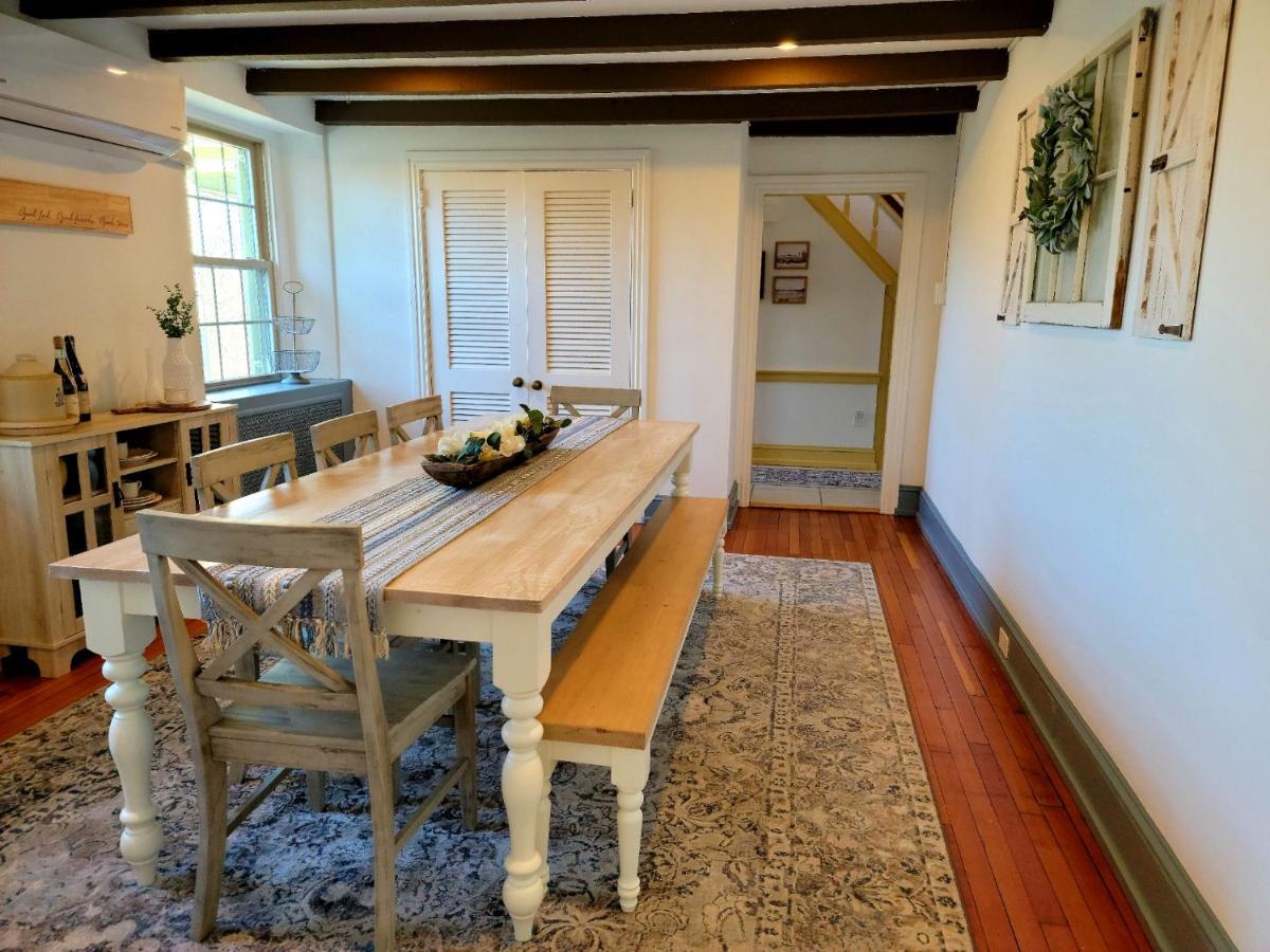 Downingtown Manor - 1900S Farmhouse With Creek Views Esterno foto