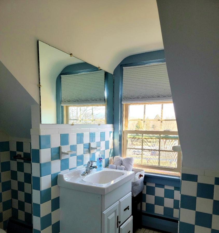 Downingtown Manor - 1900S Farmhouse With Creek Views Esterno foto